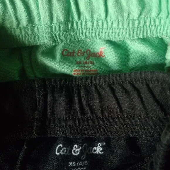 2 Pairs Cat & Jack Boys Shorts Size XS 4/5 green and dark gray cotton - Picture 4 of 4